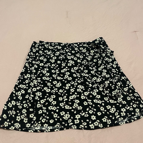 Floral skirt - Picture 2 of 2